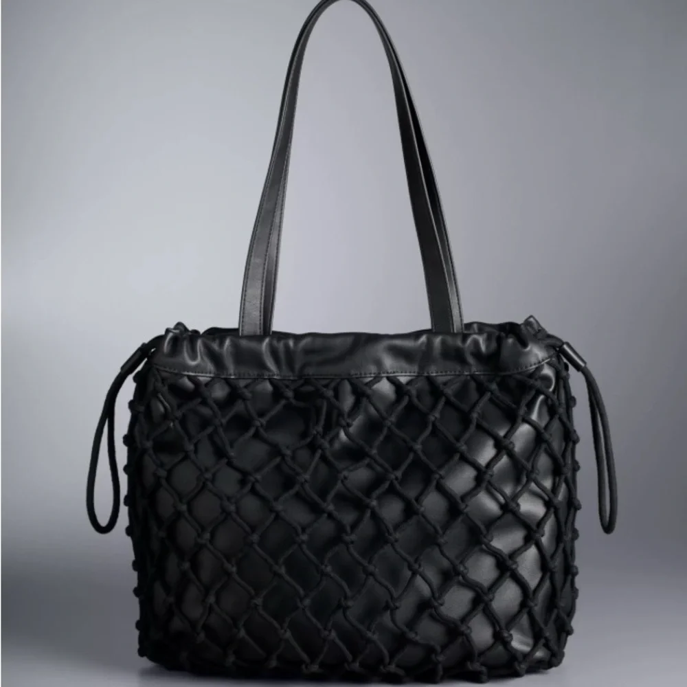 Elegant Black Net Shoulder Bag - Picture 3 of 9